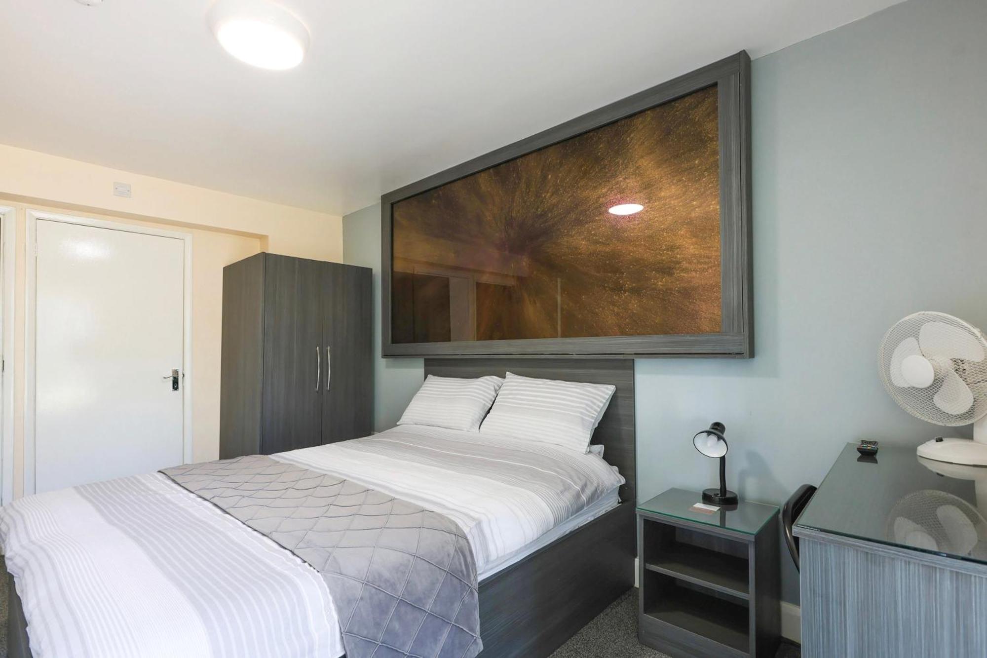 Oyo Honeycroft Hotel
