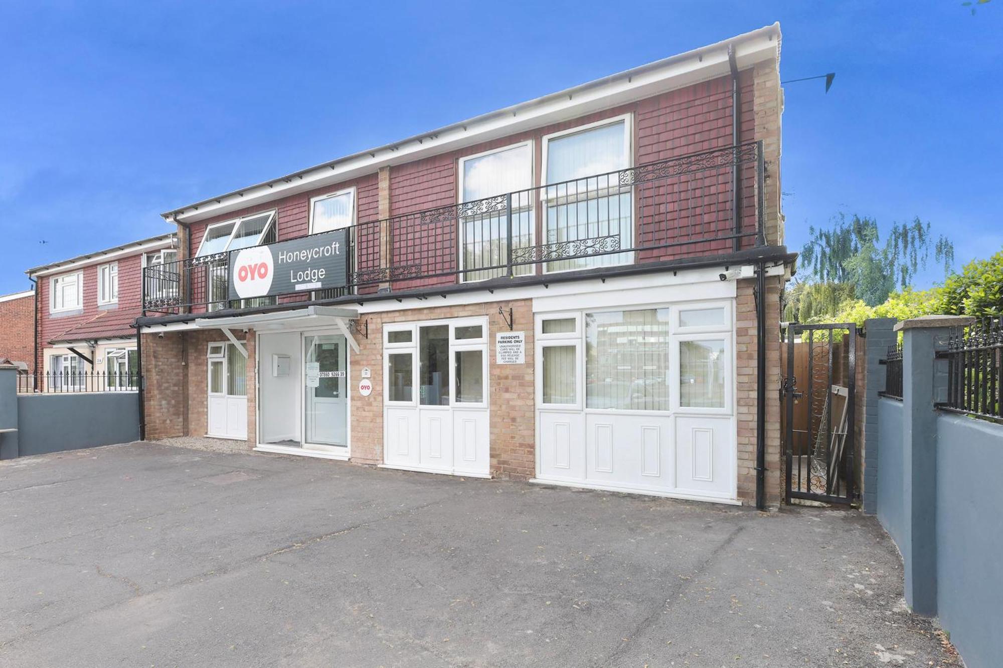 Hotel Oyo Honeycroft 2*