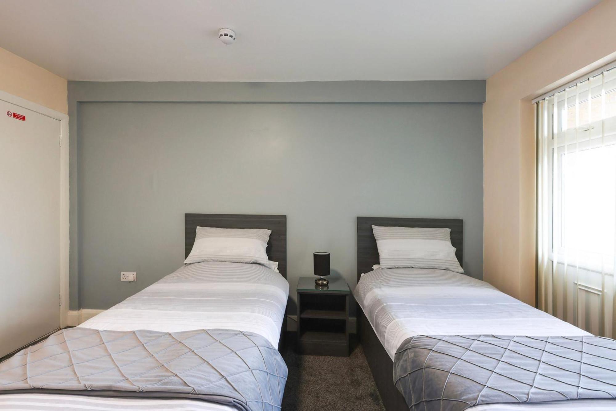 Oyo Honeycroft Hotel 2*
